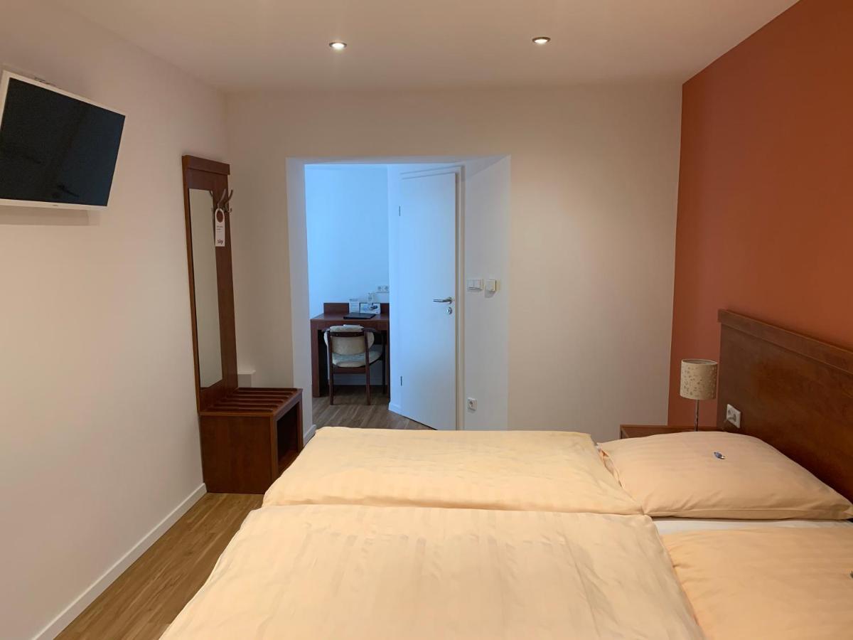 Hotel Restaurant Zur Post Wuppertal Exteriör bild