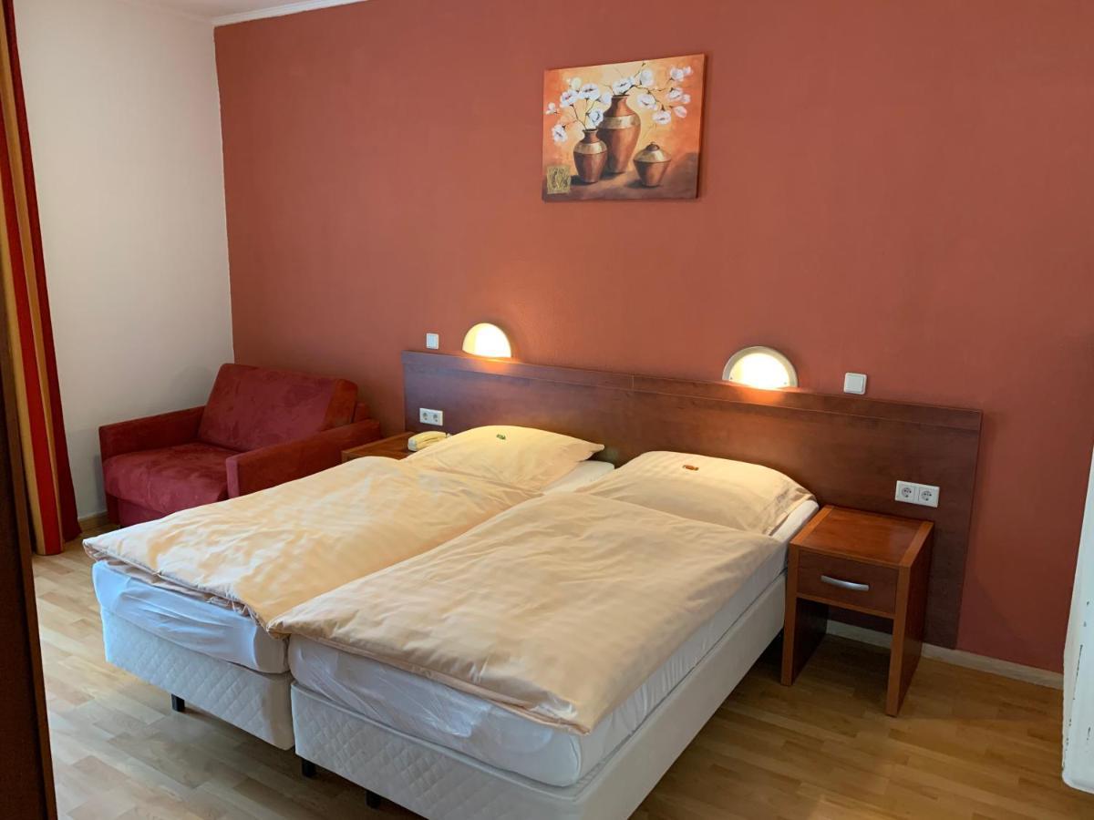 Hotel Restaurant Zur Post Wuppertal Exteriör bild